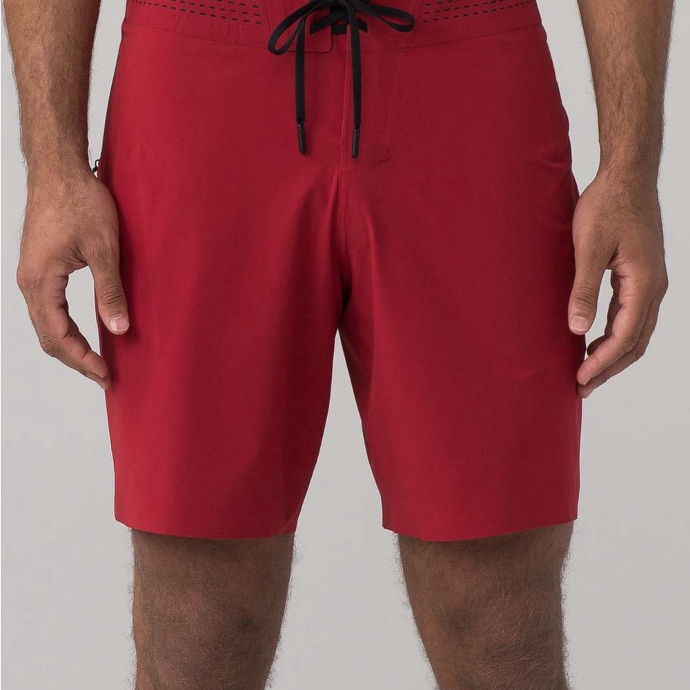 32 Lululemon Current State Shorts Game Day Red